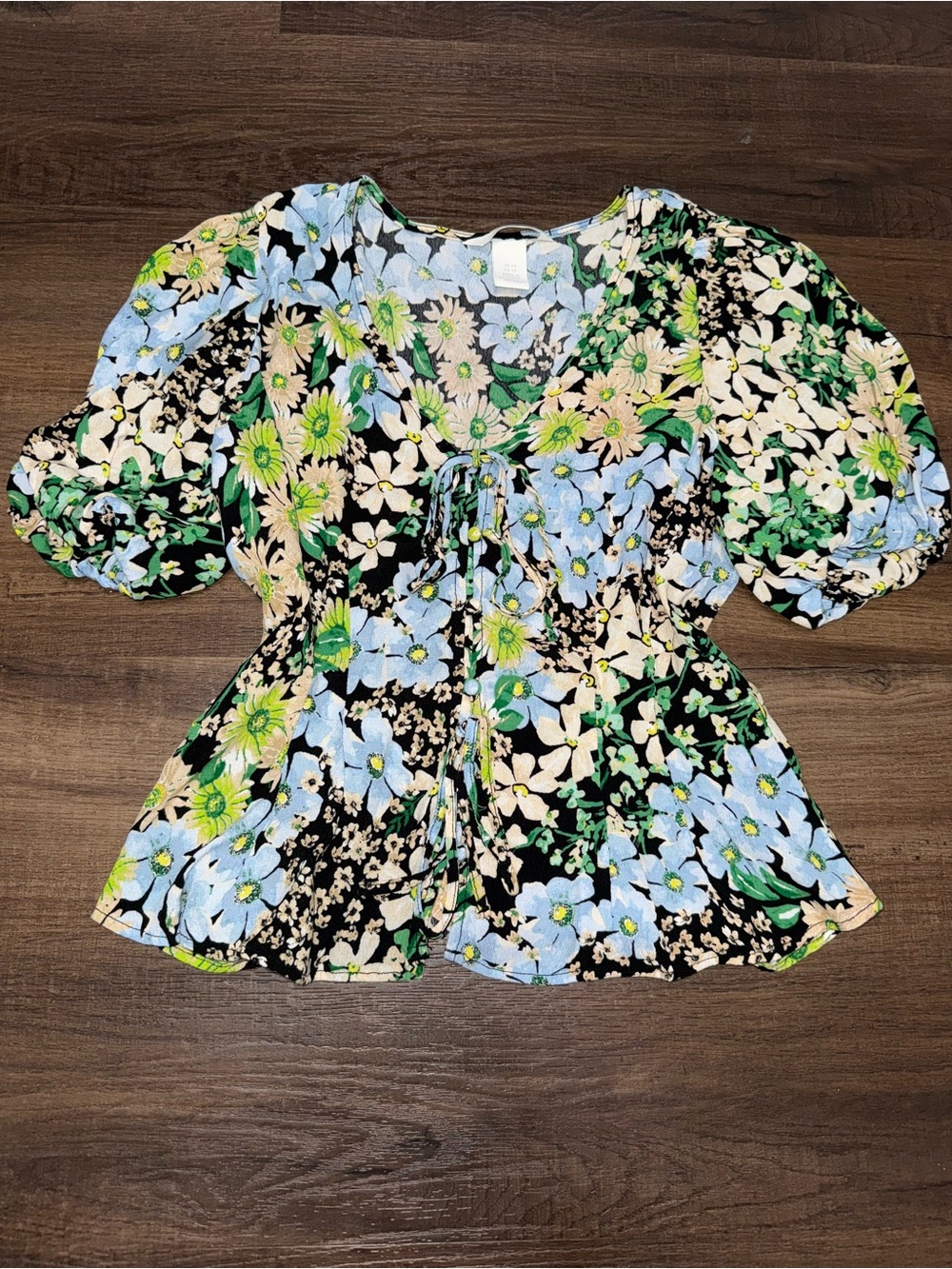 H&M Floral Puff-Sleeve V-Neck Top - Black Multi